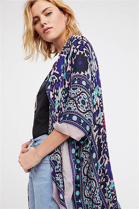 Flaunt Your Fashion Flair with a Magic Dance Border Print Kimono
